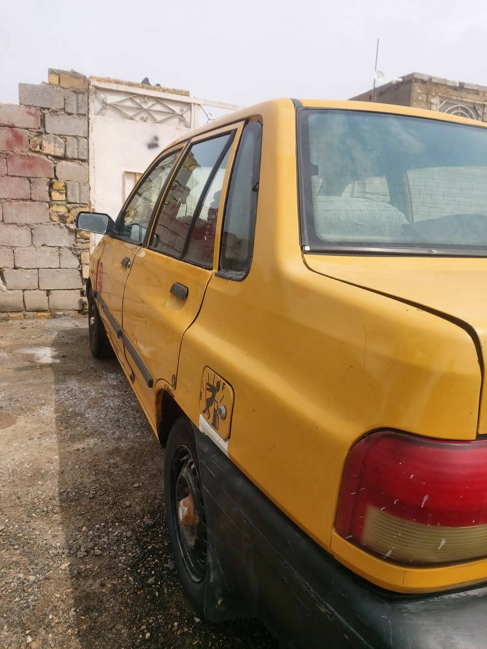 للبيع 2013 رقم بغداد سنويه صار اسبوع من سقطت مداور ثاني يوم
مصفره هيه وغرامات 
مكينه بخار قليل /
تخم تاير حداديه شواصي مكفوله  
#مكان_الديوانيه 
السعر 27 وبيها مجال 
***********
