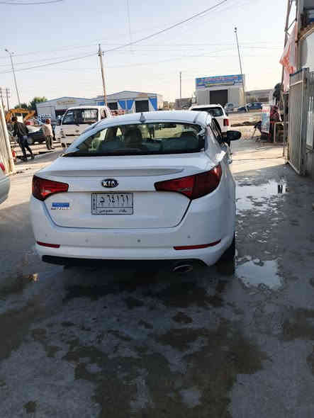 كيا اوبتيما خليجي موديل 12 
مواصفات عاديه تحكمات وشاشة وشفتات 
مري شفط حساسات 
مكينه الفين دوش
صدر وتبريد وتخم تاير بلكارتون 
بيه قبق جنطه مبدل بلادي وباب خلفي بلادي
وداير جاملغ خلفي نصه صبغ والباقي كفاله 
بدون دواخل 
مكانه بغداد 
السعر112
***********
***********
