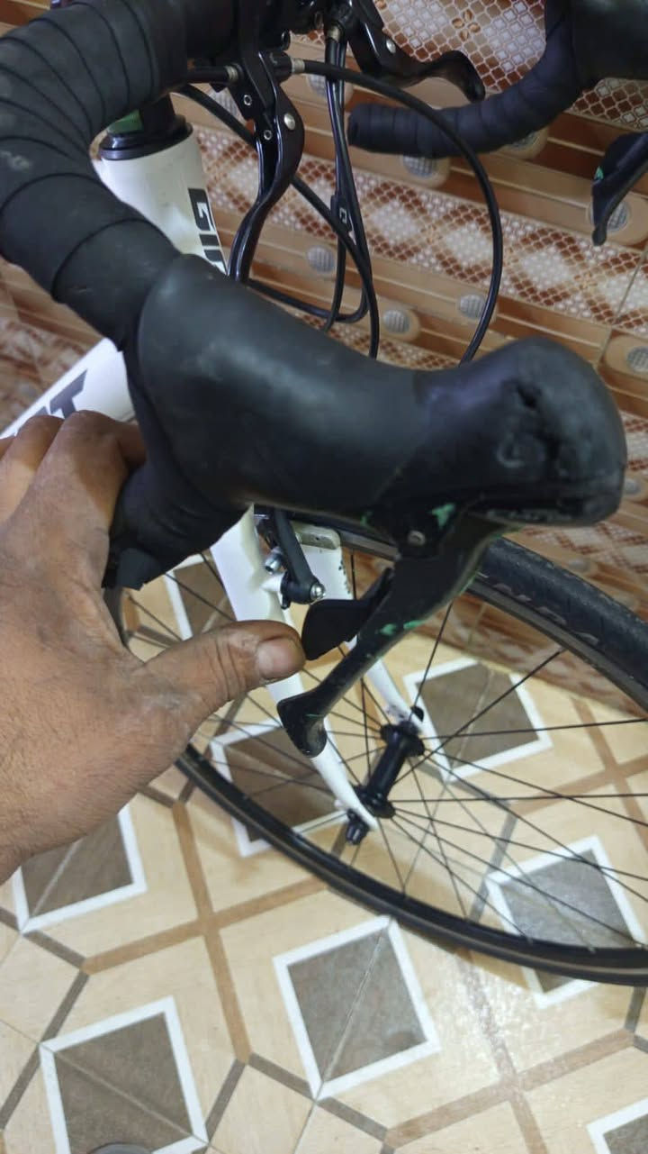 بايك ماركة GIANT ماشة كاربون معدن المنيوم فول نظافة الحجم s عدد التبديلات 10 *2 امامي *8خلفي بريكات مزدوجة
البصرة شط العرب
السعر:260 
الهاتف :***********
