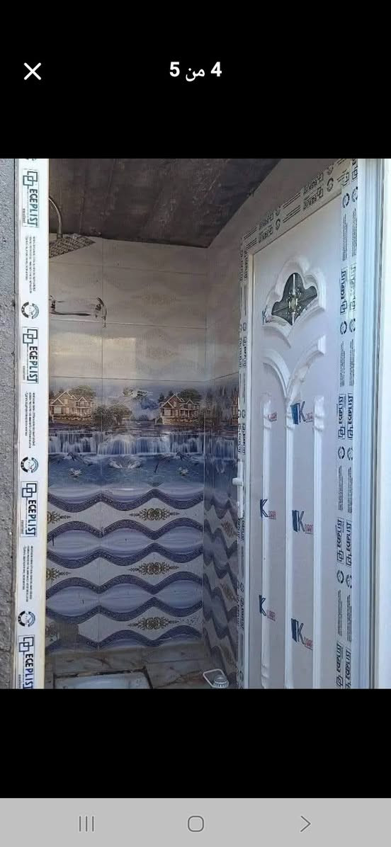 بيت للبيع في الامن الداخلي شارع الضغط بناء جديد صب كونكريت مسلح طابقين يحتوي البيت على  3 غرف نوم استقبال مطبخ كراج صحيات 2  ارضيه بورسلين البيت طابو صرف وليس زراعي بناء حديث جدا 
للاستفسار 
*********** كربلاء, العراق
