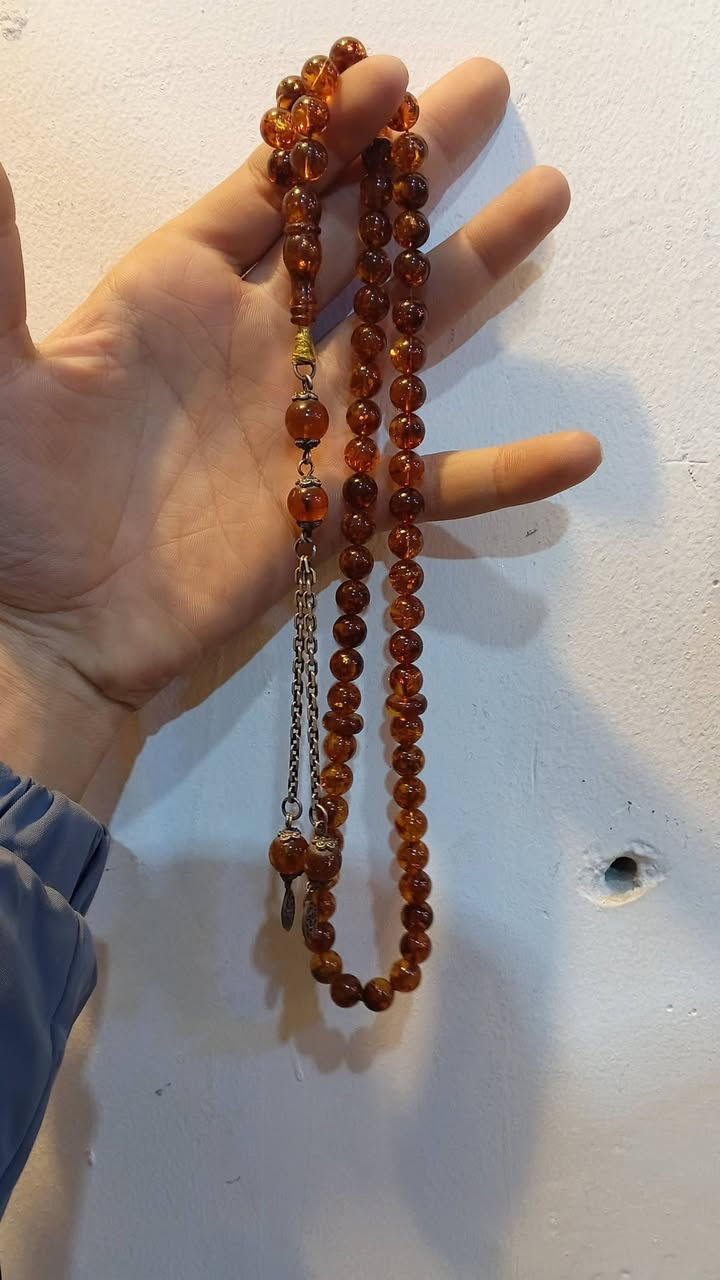 مكلف بلنشر
كهرب روسي حشري قديم اصل عقود بس ممبين عقود 
وزن 30 غرام كركوشه فضه 925 قديم سعر الغرام 13 دولار  تواصل معه صاحب المسباح ***********
