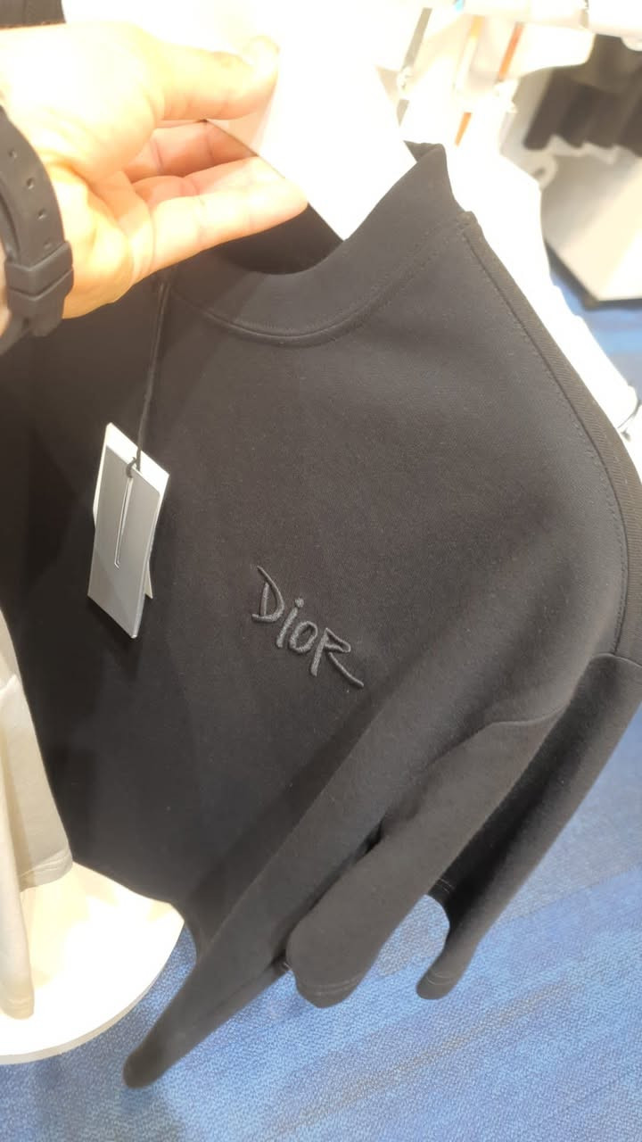اسود خامه دبل فيس 
القياسات s m l xl xxl اوفر سايز


**إذا كنت صاحب هذا الإعلان وتريد حذفه لأي سبب، رجاءا أرسل رسالة إلى الدعم الفني**
