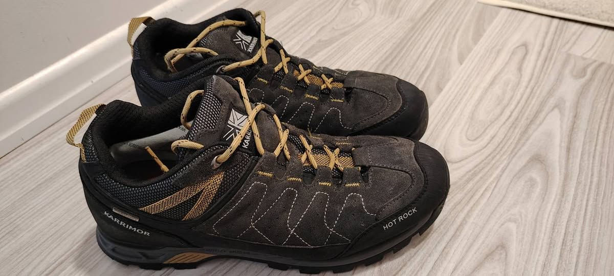 Karrimor
العنوان: حذاء Karrimor Rock.. القوة والثبات في كل خطوة! 🏔️👟
​إلى محبي المشي في الطبيعة والتسلق، نقدم لكم حذاء Karrimor Rock الأصلي، المصمم ليمنحك أداءً فائقاً في أصعب الطرق.
​تصميم مخصص للصخور: يوفر ثباتاً ممتازاً عند المشي على الأسطح الصخرية والوعرة.
​نعل Dynagrip: يتميز بنعل خارجي متين جداً يمنع الانزلاق ويضمن لك توازناً مثالياً.
​حماية الأصابع: مزود بطبقة مطاطية أمامية قوية لحماية القدم من الصدمات المباشرة.
​تهوية مريحة: خامات تسمح بمرور الهواء للحفاظ على جفاف وراحة قدمك طوال الرحلة.
​المقاسات: [43]
السعر: [50000]
للطلب والاستفسار: يرجى اريل رسالة


**إذا كنت صاحب هذا الإعلان وتريد حذفه لأي سبب، رجاءا أرسل رسالة إلى الدعم الفني**