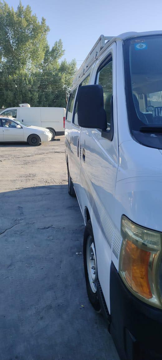 السلام عليكم نيسان يورفان 2008 مكينه جديده  باور جديد  تبريد شغال بيه الصفحه الكصيره بيه صبغ سياره حلوه جاهزه  من كولشي السعر ب 105 وبيه مجال قليل ***********
