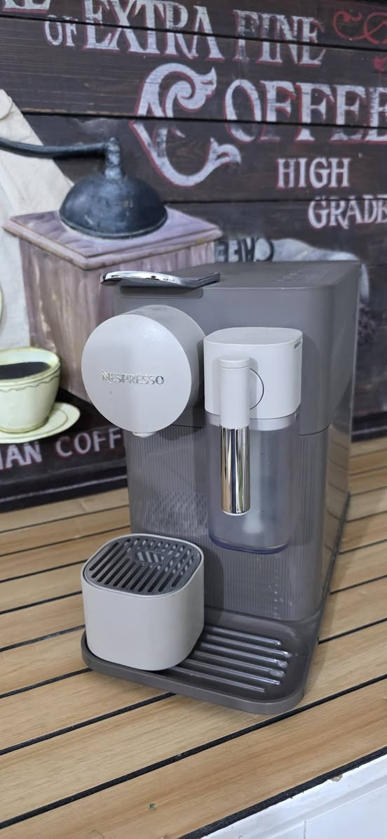 رمضان كريم على الجميع
على بركه الله تم وصول وجبه من مكائن القهوه دولچي كوستو ونسبرسو باله كويتي نضافه وشرط الشغل كاملات بدون نواقص للاستفسار مراسله الصفحه او الاتصال عالوتساب *********** البصره يوجد توصيل لكافه المحافظات
