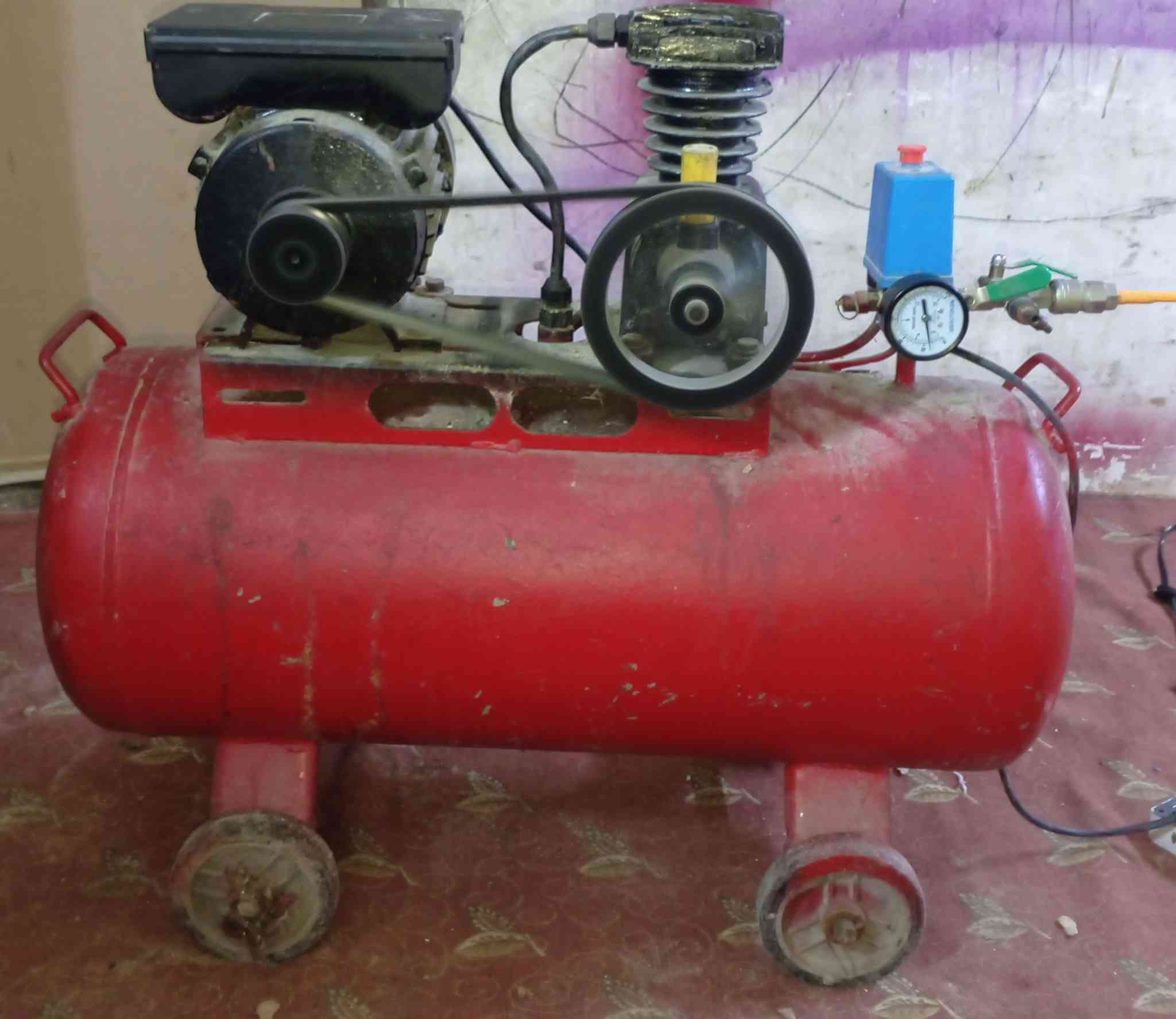 كمبريسر هواء للبيع السعر 250 ناصريه حي الشهداء ***********
