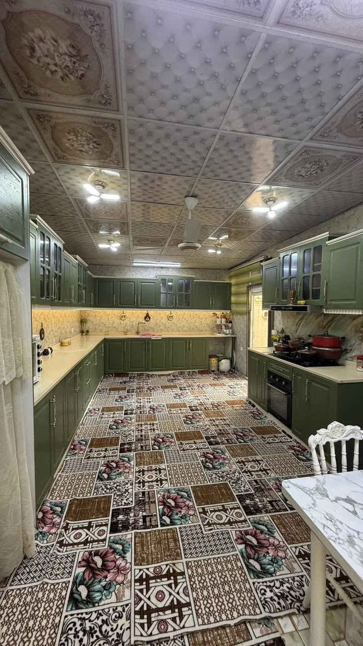 #دار_للبيع🏠

#الموقع : مجمع الامرات اوله 🏘️300 متر علا ساحه

#المساحه : كل الدار 300 م الوجه 15 
نزال 20✨

#التفاصيل : طابقين
شارع 12+🪴
يتكون الدار من غرفه+صاله مطبخ استقبال +مجمع صحيات++منور طابق الثاني 3 غرف  وصاله  وصحيات …………

🔻نستقبل كافة العروض السكنيه والتجاريه 🔻

#مكتب_دار _السلام للوساطة_العقارية 🌍
تسعدنا زيارتكم لمكتبنا 
📍في النجف - حي السلام- شارع ابو دجاج 📍

للمزيد من المعلومات والتفاصيل عن العقار والمعاينه الميدانية يرجى الاتصال على 
(***********) (***********)
