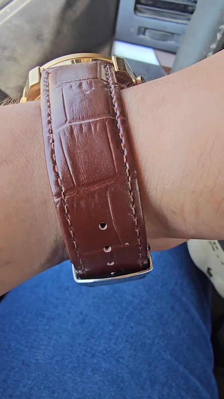للفخامة عنوان، وعنوانك دائماً في Babylon for Watches.
​تألق بساعة Casio Edifice التي تجمع بين اللون الذهبي الكلاسيكي والتميز العصري.
​احصل عليها الآن، وللطلب والاستفسار: ***********.
