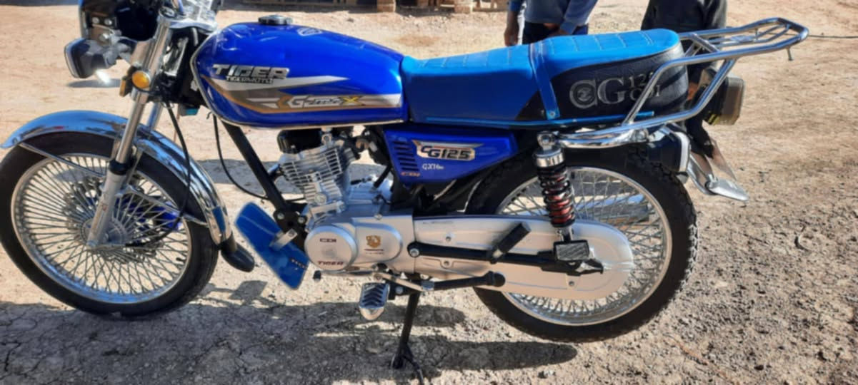 سلام عليكم شباب عدي دراجه تايكر موديل 24 مكفوله كفاله عامه وراق كامله دراجه خير من الله شلعه ومعدل نضيفه كلش حلا من صوره ولي شراي بي خير ويدلل تصل ***********
