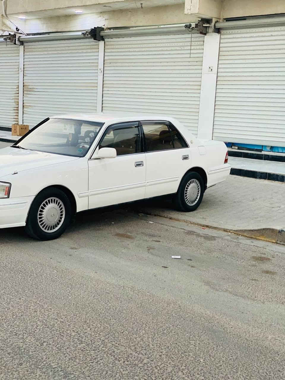 سلام عليكم سياره البيع ايسر بلاد المديل 98 رقم بغداد مكفوله من نقل ولكصه و اصوليات سعر 122 و بيه مجال بصيط العنوان بصره سفوان تواصل (***********)
