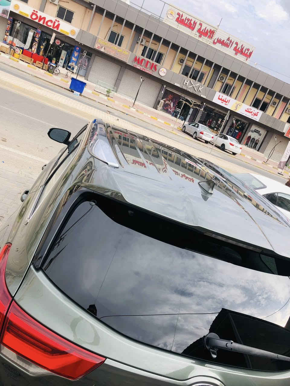 السلام عليكم
هايلندر للبيع فقط

موديل ٢٠١٨ 

مواصفات XLE معروفه

رقم صلاح الدين الدولي باسمي مشروع وطني 

الضرر جاملغ وبنيد بدون دواخل وشواصي ماشيه 80

سياره جديده وجاهزه من كلشي وشرط التحويل

 

للاستفسار اكثر الاتصال 

***********
