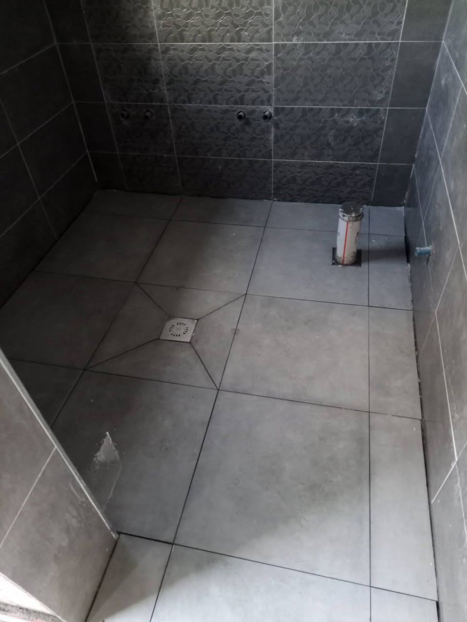 السلام عليكم اسطه سيراميك حالين متفرق الرقم *********** بيه واتساب
