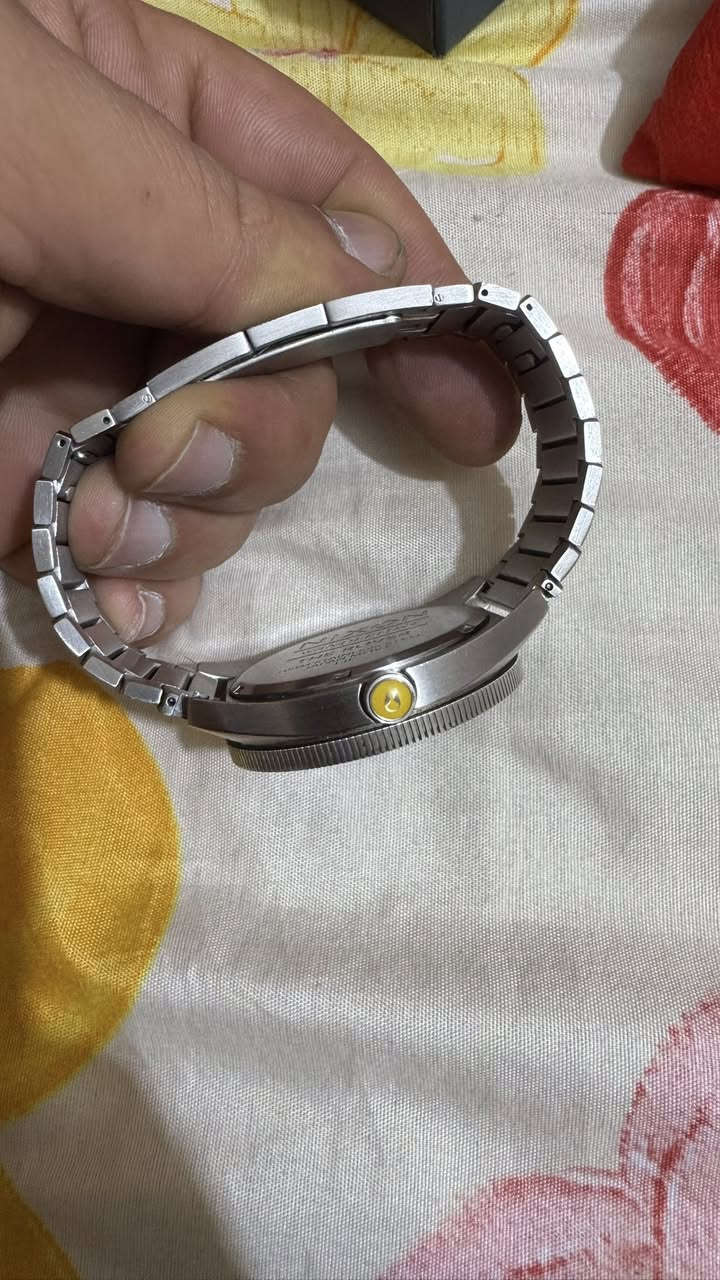 ساعة من شركة Nixon العالمية نوع Rover تيتانيوم للبيع
مثل ما موضح بالصور


**إذا كنت صاحب هذا الإعلان وتريد حذفه لأي سبب، رجاءا أرسل رسالة إلى الدعم الفني**