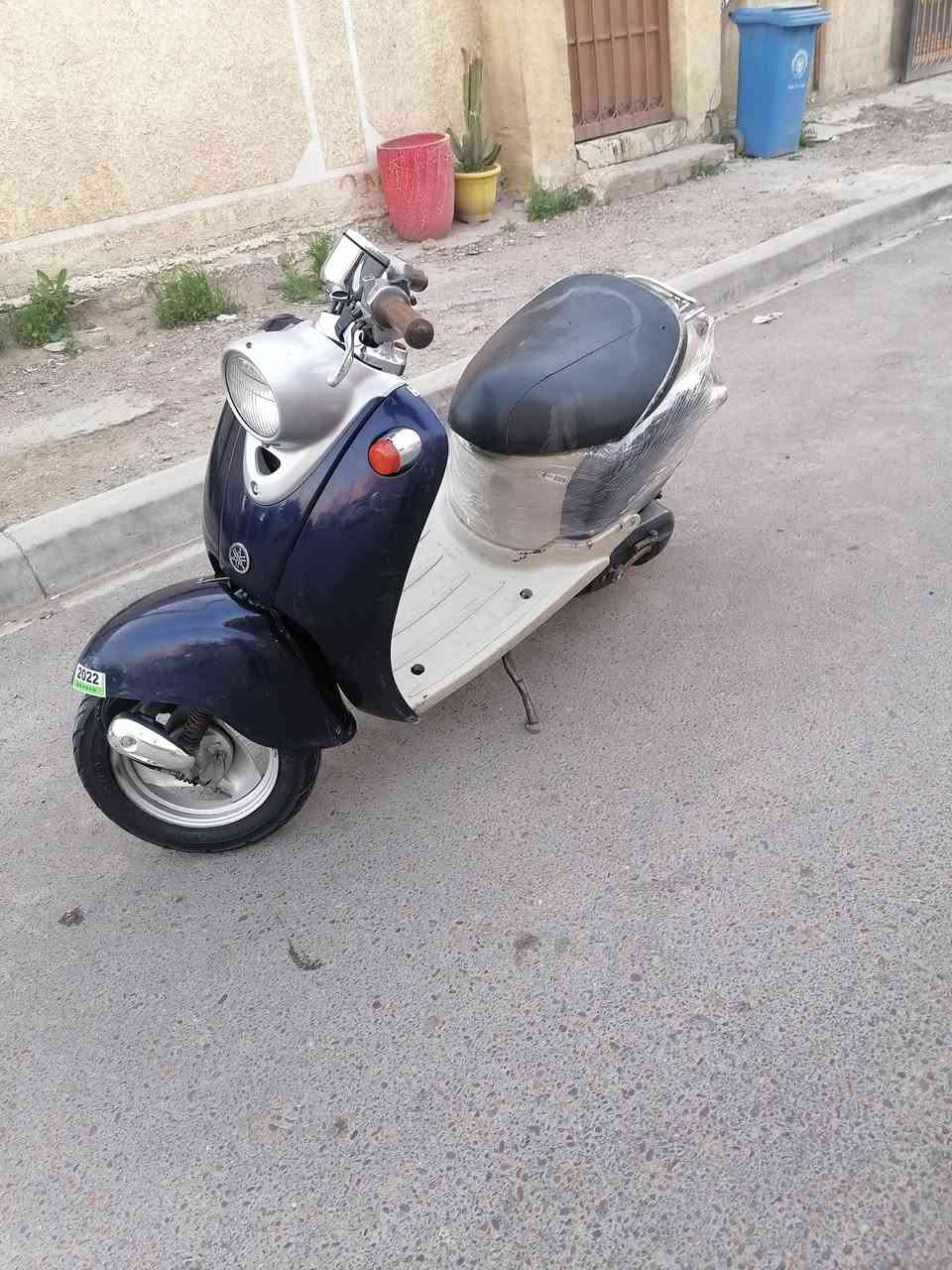 السلام عليكم دراجة كلاسك للبيع نثيه شلعة معدل حلوة كهربائية شغالة أوراق بيها محرك ناعم سكن بغداد بنوك سعر ٣٠٠ الف وبيها مجال قليل شراي الاتصال ***********
