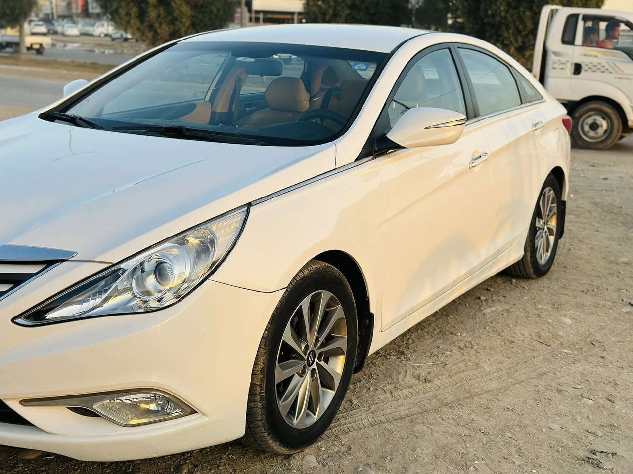 13 خليجي شكل 14 رقم بغداد انكليزي باسمي
سعر 145 بيها مجال بسيط بعد الفحص والمعاينة 
سونار مرفق
سيارة كلش جديدة 
ماشية 138 حقيقي 
مكفولة عدا بارد بسيط موضح بالسونار
العنوان بابل 
***********
