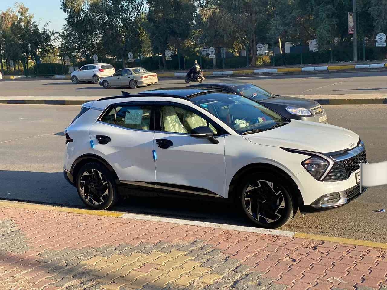 السلام عليكم 
سبورتج خليجي موديل 2024
ماشية 40 الف كيلو متر 
جديدة كفالة عامة
بلاك بيانو (اسود لماع )
بانوراما
كشنات كهرباء
جنطة كهرباء 
حساسات امامي خلفي 
هاند بريك دكمة
الرقم 
***********
