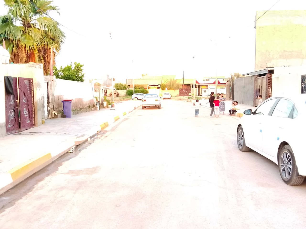 دار سكن 150 متر طابو صرف حي الكرار الثاني فرع المولد الدار بحاجة إلى أعمال تشطيب بورك مع سيراميك ومجاري باقي تفاصيل *********** سعر جدا مناسب
