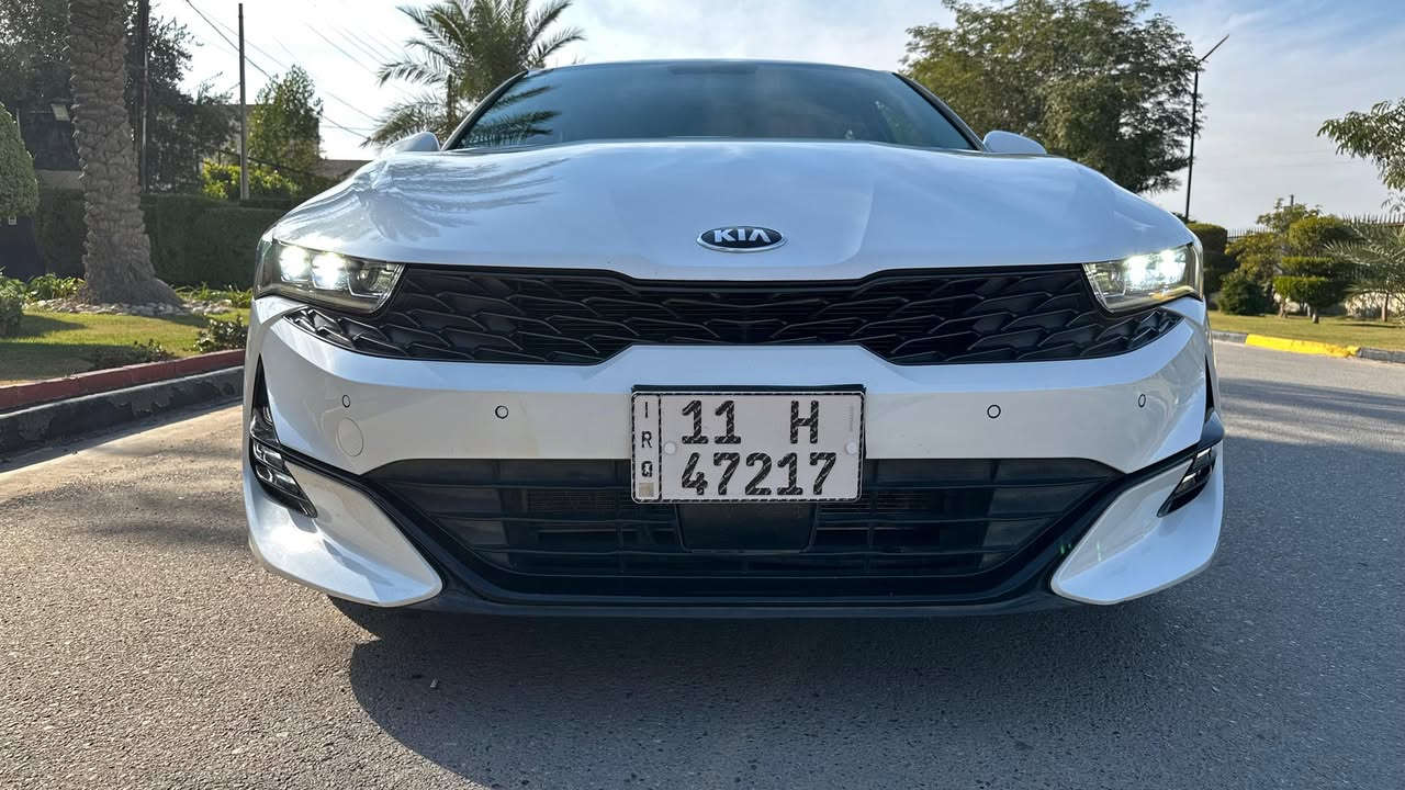 كيا k5 خليجي موديل 2021
فئة S 
 سياره مكفوله كفاله عامة من الصبغ
بارد اصبع بصف البك لايت الخلفي وبحافة اللايت الامامي  وثنينها ممبينه والباقي مكفول 

ماشية 81 الف كيلو 
سياره فول عدا بنوراما 
حجم المحرك 2500
بصمه عدد 2
كشنات جلد بلادي
داخل اوف وايت بلادي
تبريد قطعتين 
تشغيل عند بعد 
ترحيب  عند الاقتراب 
صندوك ذكي 
تبريد بيانو منفصل
خمس وضعيات قياده 
مري شفط وشاير بل مري
تخم تاير جديد
ومسويلها نانو سيراميك الاصلي
الارضيات حوضية جلد اصلي
بعد بيه موصفات 
هزه وفحص وسنويه بسمي  كله جديده 

مكاني بغداد حي الجامعة
السعر  185 ورقة وبيها مجال بسيط
للأستفسار ***********
