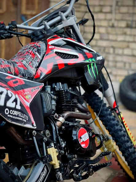 (مكاني ناصرية قضاء الشطرة)  
السلام عليكم دراجة قفاز اوراق اصولي تجي ورقه وحدة فقط محرك  250cc ما مفتوحه مديل 25 كلشي شغال ومكفوله من التاير لتاير ( سعره مليون و300 ) ومراوس موجود ب بوكسر او دايون مراسله فقط واتساب (خاص ما ارد) " ***********
