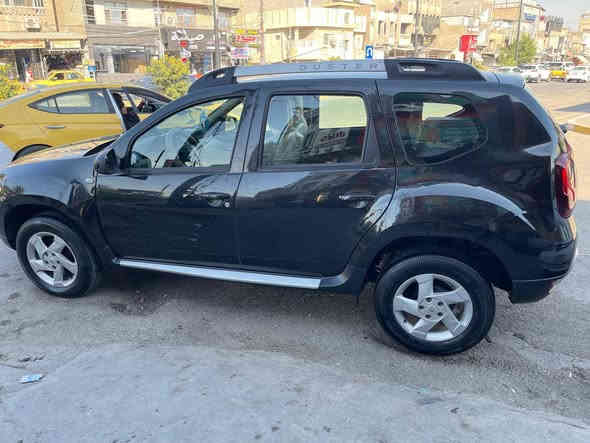 السلام عليكم رينو داستر 2018  (اوتوماتيك) 
صناعة فرنسي اصلي استلام الشركة
رقم بغداد انكليزي الجديد
 باسمي السيارة تحويل باي وقت  
السيارة مكفولة كفالة عامة من الصبغ والحادث، فقط طخات بسيطة وماشر عليها بالون الابيض بالصور 
السيارة ماشية (58) الف كم فقط .. استخدام مدرسة
فئة السيارة se اعلى مواصفات بالداستر تحكم ستيرن و٤جام كهرباء حساسات خلفية مري جانبية كهرباء
محرك 2000 ،4 سلندر المرغوب. 
كيرAT 
مانع انزلاق 4 ويل كب وتحديد سرعة وقفل سرعة
 مكينة ممتازة وكير زيرو جديد وصدر امامي وخلفي مسوي جديد
تايرات تخم جديد
كهربائيات كلهة شغالة 
تبريد ثلج خير من الله وتدفئة شغالة وشاد مروحة اضافية للتبريد..  
السيارة على وضع الشركة مابيها اي نقص
صيانتها وحتى تبديل الدهن كلة اصلي  وكالة منذ استلامها وبانزين فقط محسن الله شاهد ادير اي كلوب بالدشبول ما مشتغل مسوي سيرفس كامل عليها
السياره جاهزه وما تحتاج مصرف ابد
 
السعر 90 قفل وشوف خواتها وبمواصفاتها وماشية قليل مستحيل تلكة هيج سعر

اسف ع الاطالة ذكرت كلشي حتئ اكون صادق 
وجزاكم الله خير والتوفيق للجميع
للاستفسار هذا رقمي *********** 
مكاني بغداد الاعظمية بغداد
