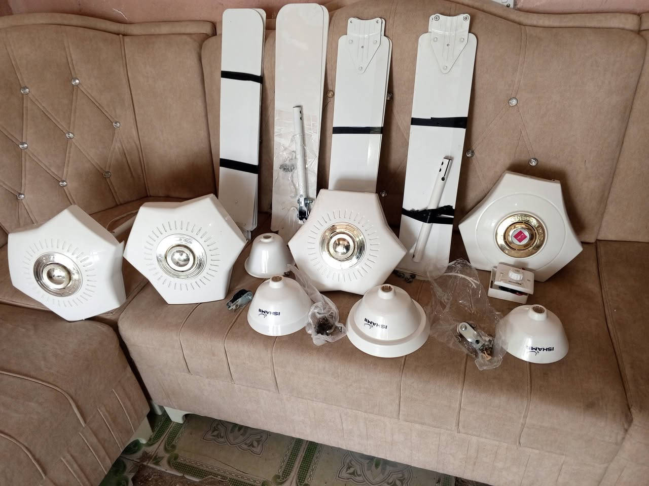 مرحبا بانكات للبيع للعنوان بعشيقة السعر الواحد على 20 ***********
