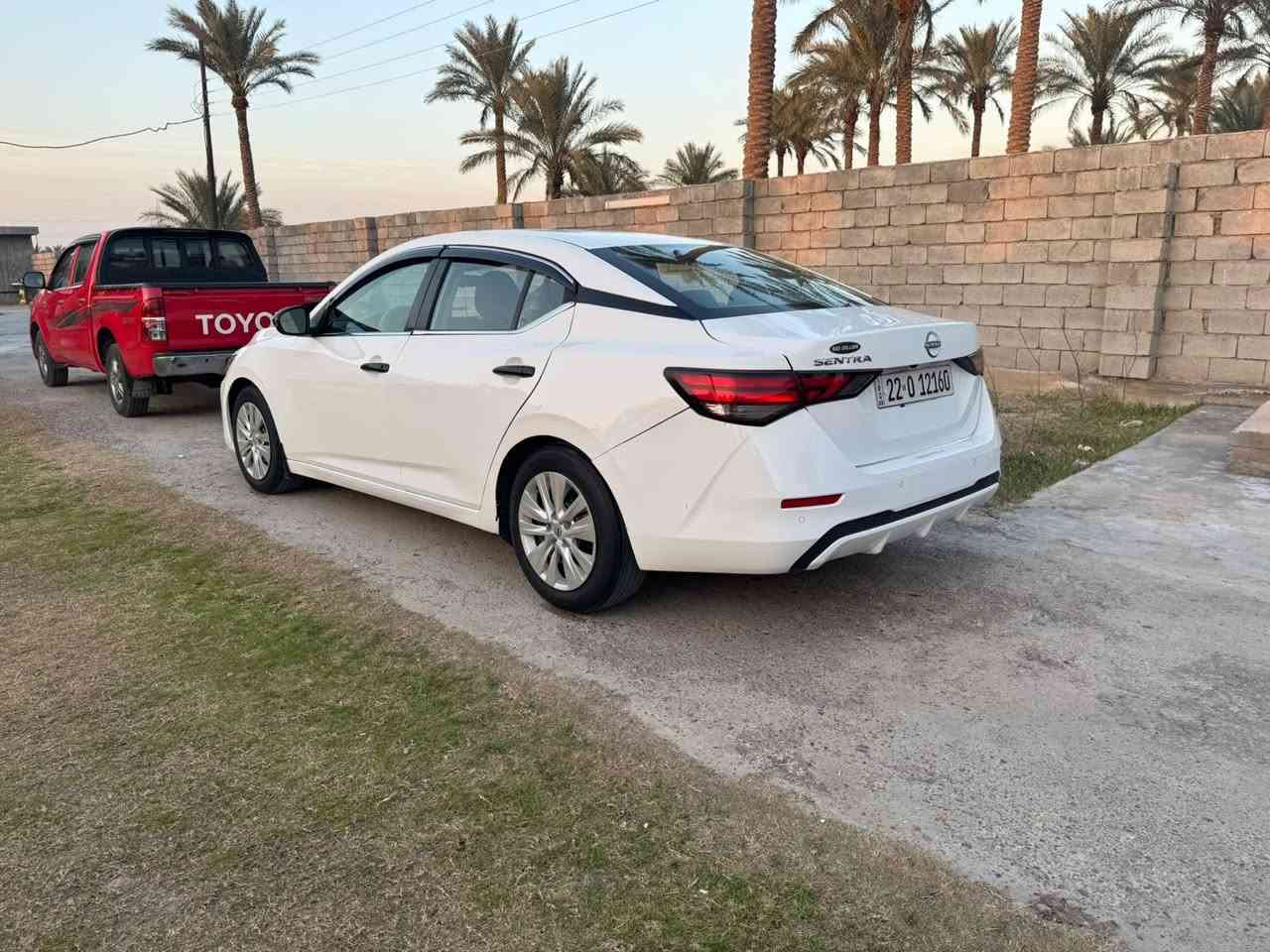 نيسان سنترا 2024 شكل الجديد
( وكالة او تحويل ). 
مواصفات s :- 
بصمة ابواب + بصمة تشغيل
مكينه 2000 
شاشة ايباد تدعم كار بلي
كامرا خلفية دواره 
حساس خلفي 
رادار امامي خلفي جانبي 
فول تحكم استيرن جهتين
كروز سرعه وتحديد مسار قيادة آليه
توقف ذاتي 
نقاط عمياء 
ماشي51 
وباقي مواصفات معروفة 
حادث كلش بسيط 
بجم كبس بدون ايرباك 
باب خلفي تبديل الهلال الخلفي صبغ فقط الباقي كفاله عامه 
السعر 145
***********
