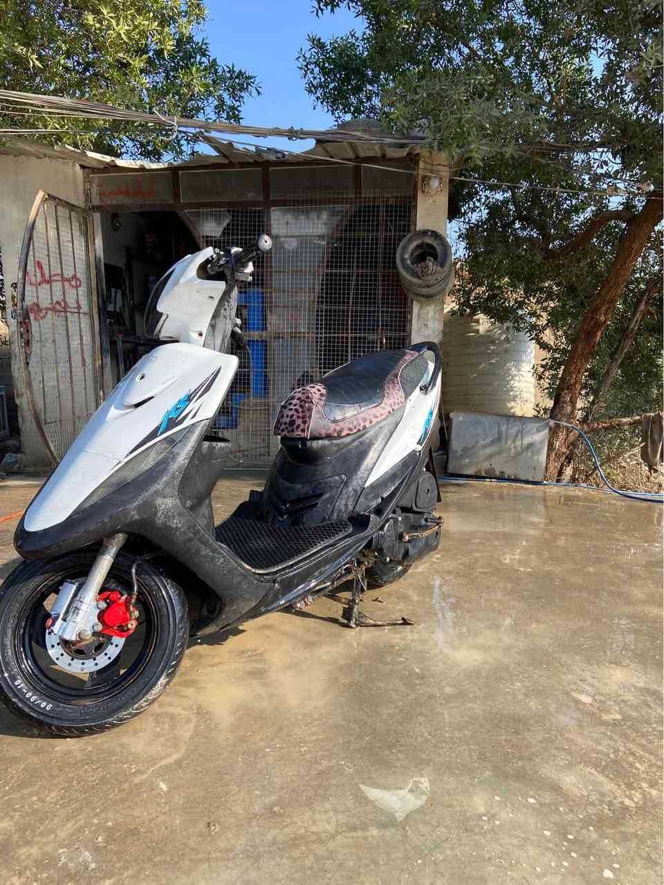 ماكس عدلة موديل 2006 لل بيع خير من الله دراجة دهن و بانزين و انسة ل عطل دراجة نازلة من رمبة صالها 7اشهر جيب فيتر و تعال افحص  سعر 650 و بيها مجال حك جية  رقمي *********** بعقوبة, ديالى
