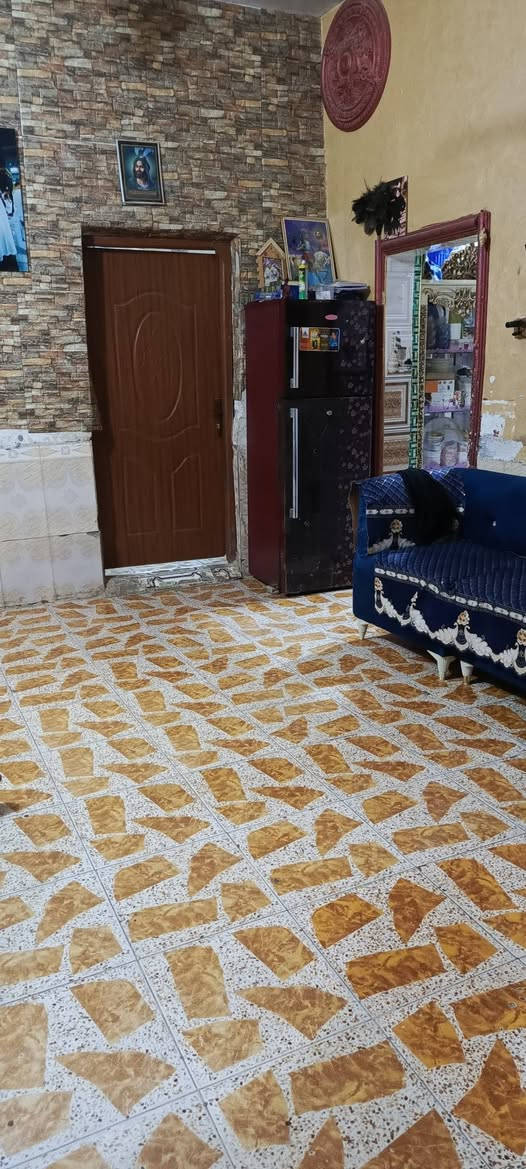🏠 بيت للبيع
🛑 العنوان مدينه الصدر قرب مدرسه بن ماجد
🛑 قرب عياده مناور 
⏳ المساحة 125 متر / البيت طابق ونص
💵 السعر 130مليون والشراي يدلل

🏠 يتكون البيت من
✅ 3 غرف نوم اكبار
✅ صاله ومطبخ واستقبال
✅ مجموعة صحيات وطارمه

✅ طابق الثاني غرفه كبيره
✅ وصحيات  وصاله 

❓ معلومات عن البيت
❗البيت بناء سنه 2017
❗ البيت عگاده والبناء طابوك وڤرمستون
❗البيت جاهز من كل شي سيراميك ارضي جداري

📌 موقع البيت كلش حلو وبصف الركن 
📌  التبليط والرصيف باب البيت 

☎️ للاستفسار  👇 

📞 الهاتف  ***********
