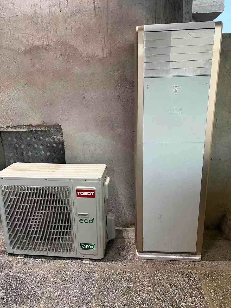 السلام عليكم 
للبيع سبلت 
نوع توست 
حجم 3 طن 
غاز 410
***********
