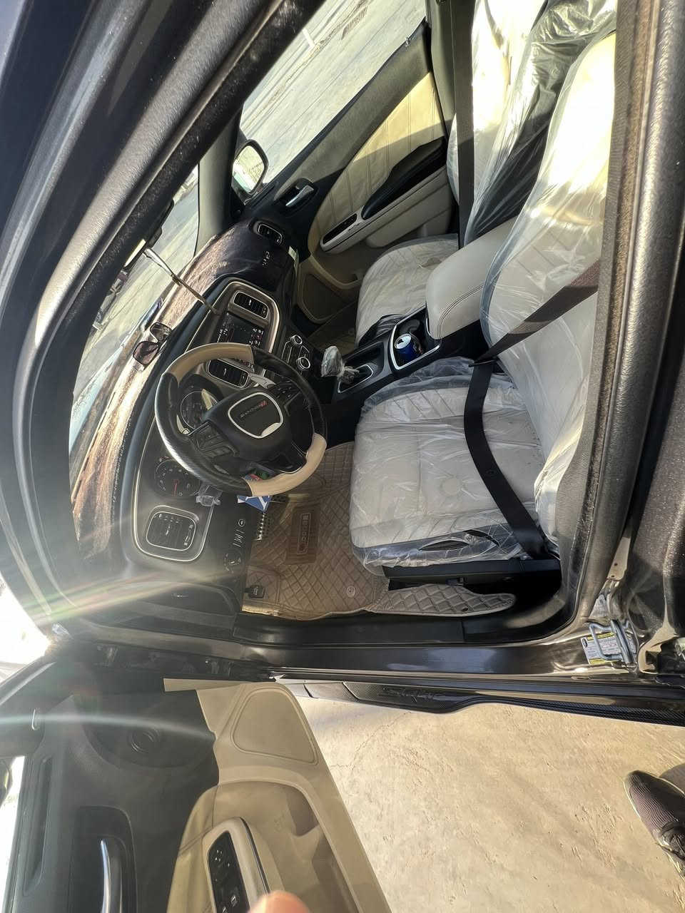 السلام عليكم شباب  جارجر GTموديل2019
مواصفات فول ماعده فتحه
سيارة جاهرة حادثها بنيد وجاملغ 
ماشية110م
اتصل ***********
