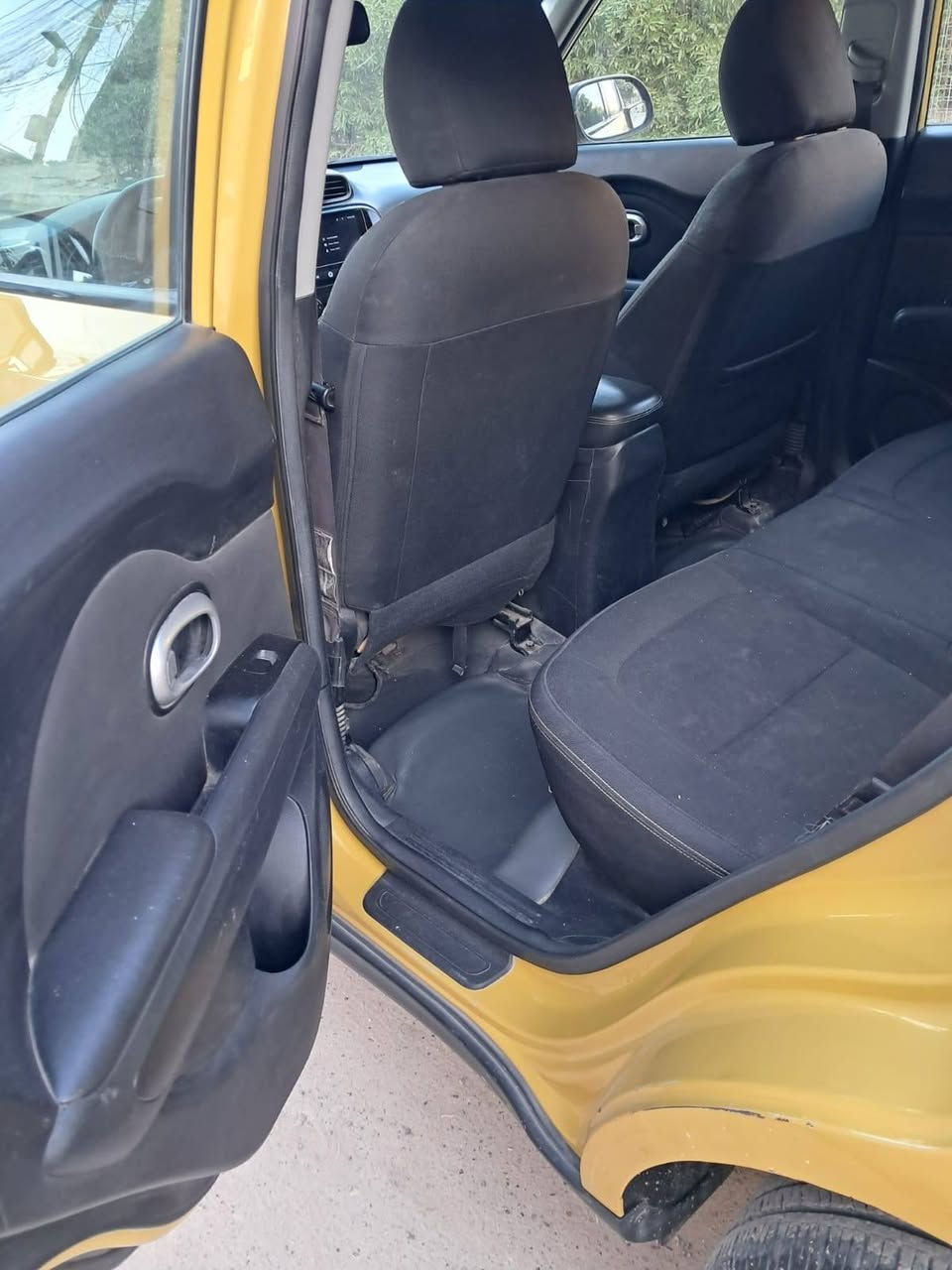 السلام عليكم كيا صول موديل ٢٠١٤ وارد أمريكي ضربتها جاملغ عكس السايق وبيها ثلاث قطع صبغ بدون تبديل مكينه٢٠٠٠  جاهزه على اخر حبايه تخم تاير صدر أمامي خلفي نضيف رقم بغداد انكليزي باسمي مشروع وطني شاشه كامره تحكم ستيرن جهتين فول موصفات سبورت مانع تزحلق العنوان بغداد مدينه الصدر الهاتف ***********واتس السعر ٨٨وبيها مجال
