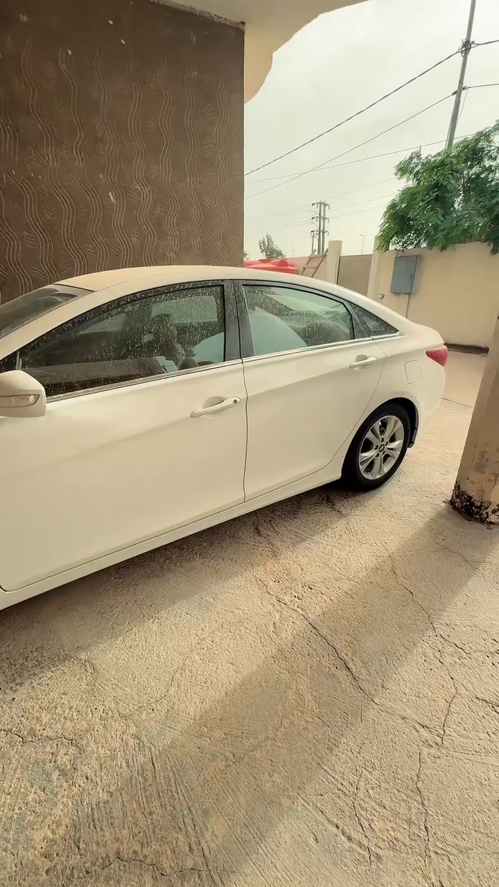 سلام عليكم سوناتهالفين ١٢ خليجي سياره جديده كفاله عامه ماشيه 160 موجوده بل بابل حله حلوه سياره وجاهزه الف ماتصرف عليه كير مكينه حداديه تبريد بسمي  السعر 137 وبيه مجال قليل وهاذه رقمي ***********
