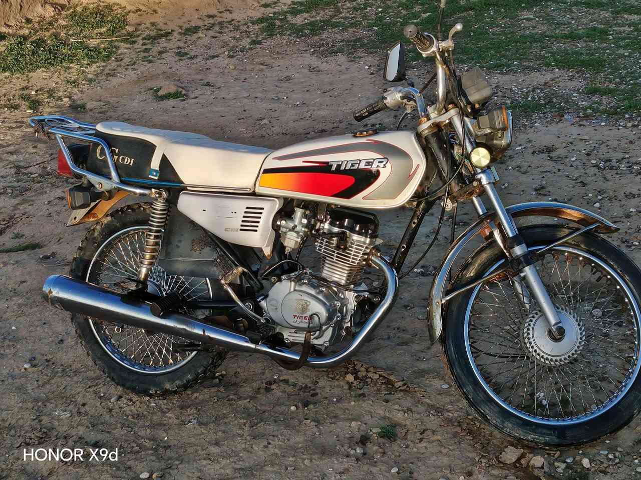 موطور تايكر
للبيع 2020 نضيف كهربائيات كلها شغاله كلو جديد مثل  ما موضح بل صورة الرقم ***********
