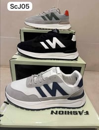 أحذية رجالية • مقاسات ٤٠-٤٤ • توصيل مجاني الشوملي