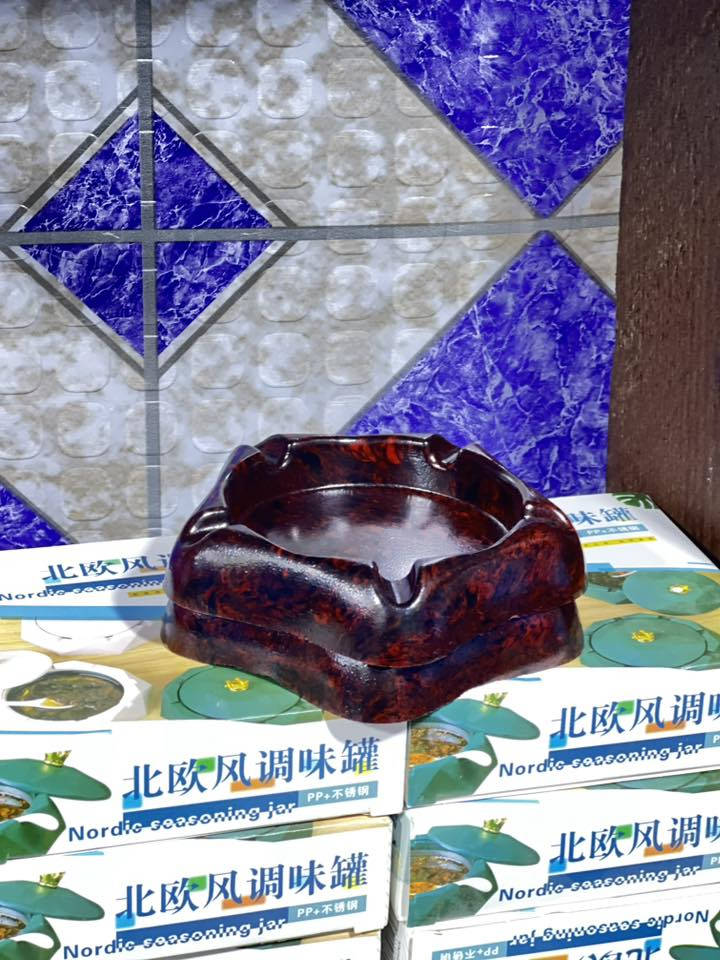 توفرت لدينا البضاعه الجديده وكله على الف دينااااار فقط 
الموقع الحي العسكري مجاور مخبز النور ومجاور محل ملابس الجوهره 
ومع هذا يوجد توصيل مجااااااني لجميع احياء جبله 
للطلب مراسله الصفحه 
***********
