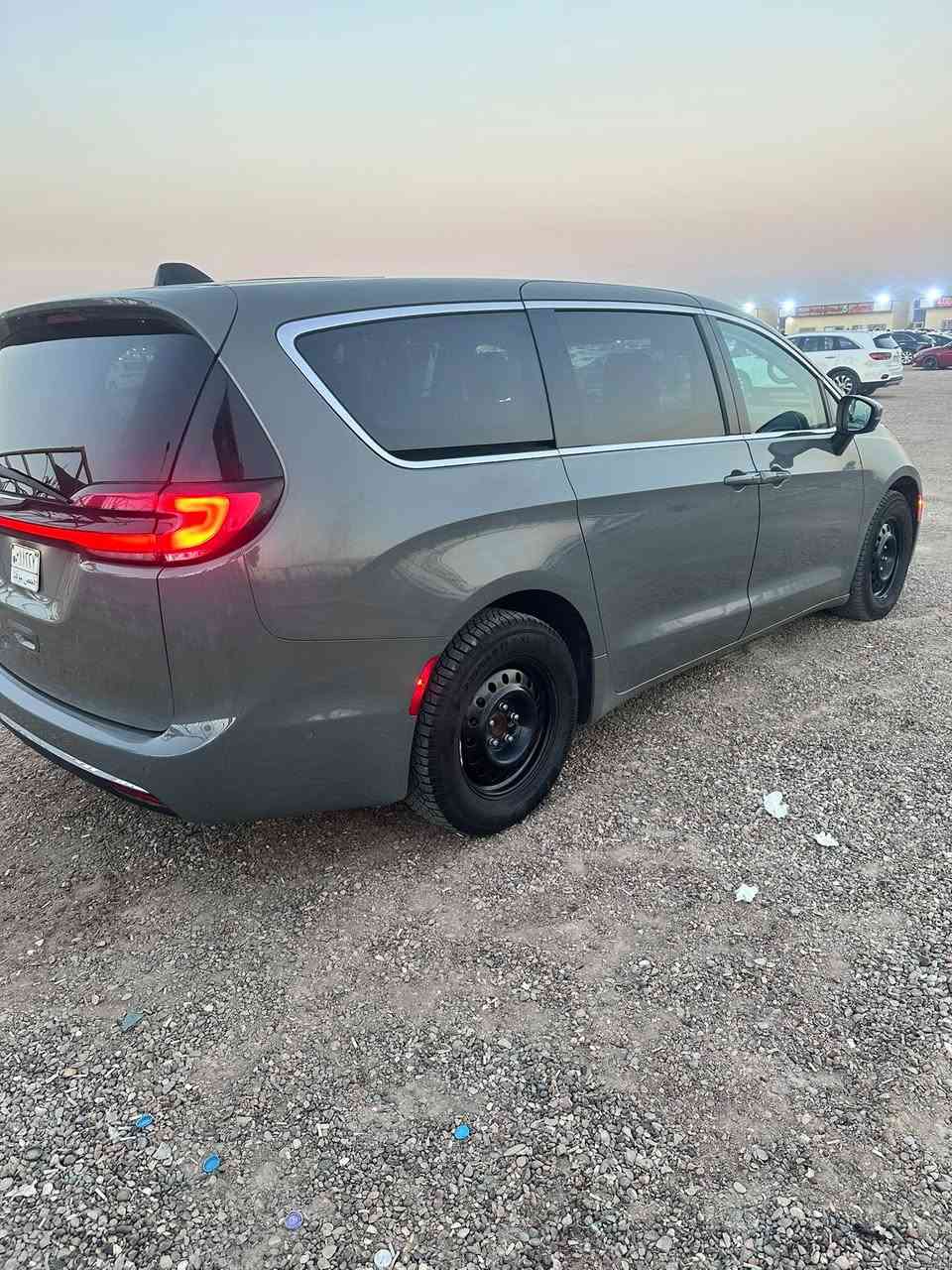 سلام عليكم
كراسلر باسفيكا 2023 

4 كامرات

اشاير ممري

نقاط عمياء جانبيه

محافظه على مسار 

تدفئه استيرن + كشنات

4 بيبان شفط كهربائي 

حساسات خلفيه + اماميه

لادار امامي 

كشنات جلد 

سياره جديده بمعنه الكلمه

سياره وارد كندي 

حره بدون رقم سعر 230 وربيه مجال حك الجيه 

الحادث تبديل بنيد وتعديل طرف الجاملغ بدون دواخل 

لتواصل ***********
