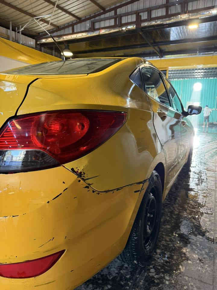 اكسنت موديل ٢٠١٣ 
مكينه ١٦٠٠ جدي اي 
وارد أمريكي 🇺🇸 كلين تايتل كله ليبل واحد مابيه ولا قطعه بس بيه بارد بل باب لي بصف السايق وبعد كلشي مابيه ولا ضربه
سياره مكينه كير تبريد كله كفاله 
بس بيه ملاحضات بسيطه 
سعره ٨٢وبيه مجال 
رقم بيه وتساب ***********
