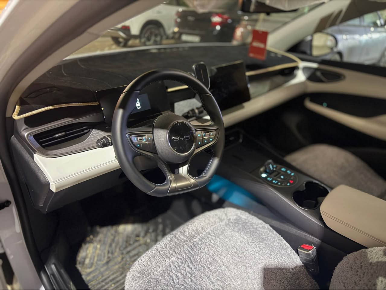 byd seal05
بۆیاخ تەنک بێ بۆیاخ بێسارد و شوخت
تەنها ٣ هەزار رۆشتوە
گاعی kqd باڵ و کامل جوانکاری بۆکراوە
رۆنی motul بۆ گۆراوە
یەک مانگ و نیو کاتی تیا ماوە
دەعامی بۆ دەعامی باڵە مێشولەی نیە
نرخی ١٢٥ گەلاو ماعامەلەیە کەم
***********
*********** السليمانية, العراق
