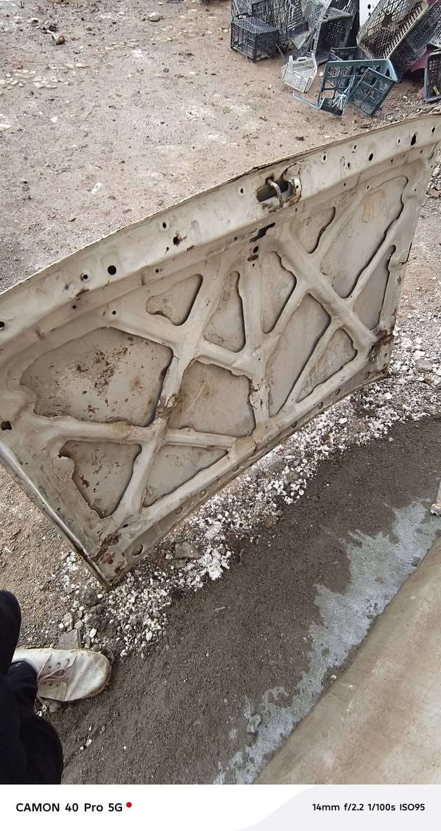 السلام عليكم يتوفر لدينا غراض بيكم تيوتا بونيد مال 92 دعميه  خلفي دبل + محجل مال تك  مكان موصل جانب اليمن  ***********
***********
