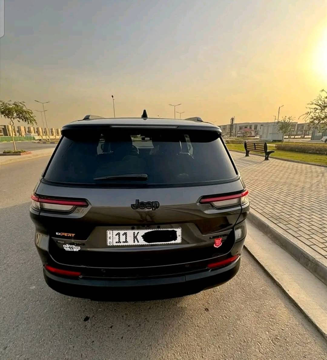 السلام عليكم ورحمة الله
للبيع Jeep grand cherokee

فئة Limited L

▫️ ماشية 26 ألف فقط

▫️ بحالة الوكالة — السيارة جديدة جداً

▫️ كشنات جلد VIP كهربائية

▫️ رادارات 360

▫️ توقف ذاتي

▫️ شاشة 

▫️ كير ماوس

▫️ دفع رباعي 4x4

▫️ Drive Mode متعدد وضعيات القيادة

باقي المواصفات معروفة للفئة 🌟

🔹 رقم بغداد باسمي — تحويل مباشر

🔹 حادث خفيف: قطعتين صبغ (بنيّد وجاملغ)

////سعره حلو علق تم او اتصل وبخدمتك 

📍 مكان السيارة: بغداد 

للاستفسار الاتصال أو واتساب:

📞 ***********
