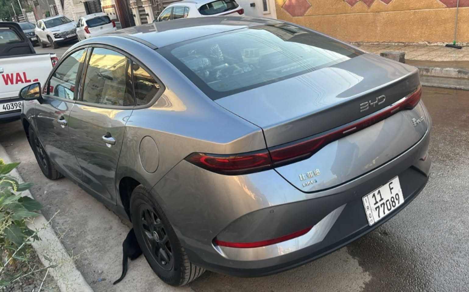 السلام وعليكم بي واي دي كن بلاص ٢٠٢٥ ماشية ١٦ ونص الف الكلي بيها بخشم الجاملغ الامامي اصبعين بي دي ار  والباقي مكفول كفالة عامة السيارة باسمي تحويل ثاني يوم السعر ١٨,٥٠٠ وبيها شي بسيط مكان السيارة حي الاعلام *********** متوفر واتساب ايضا
