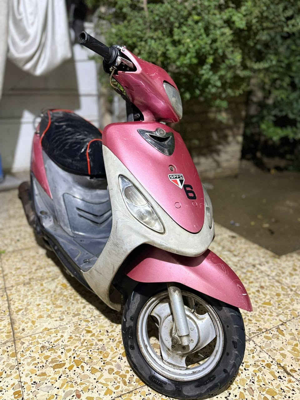 السلام عليكم شباب 

دراجه ماكس منغولي مكينه ممفتوحه مكينتهه مداريهه دهن كل سبوع مكفوله من كلشي أخو شادلهه كفر بلادي الوردي 
وكفرهه للبلادي رصاصي ختم واحد ويا المكينه 

يعني وياهه كفرات ثنين بلاديات 

كهربائيات شغاله كلهه 

قفل جنطه شغال 

قفل ستيرن شغال 
دراجه جديده بمعنى الكلمه 

تايرات جدد 

اخوان الدراجه ربع متذب عليهه 

بريكات ثنينهن شغالات 

نكره سلف هندر شغال 

كله مكفوله 

السعر 400 وبيه مجال قليل 

العنوان بغداد البياع سويب 

متواجد على النت 

رقم الواتس اب ***********فقط واتساب 

رقم الاتصال ***********فقط اتصال
