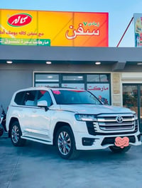تويوتا • لاندكروزر • 2024 • توين تيربو • سيارة دفع رباعي • شاشات • بصم...