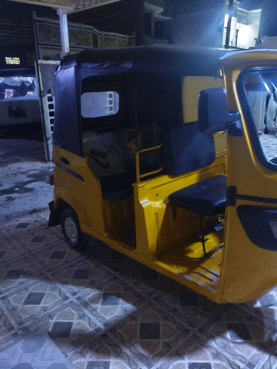 سلام عليكم تكتك تي في اس البيع موديل 20 سعر 5/200 مكاني بغداد الدورة حي دجله ***********
