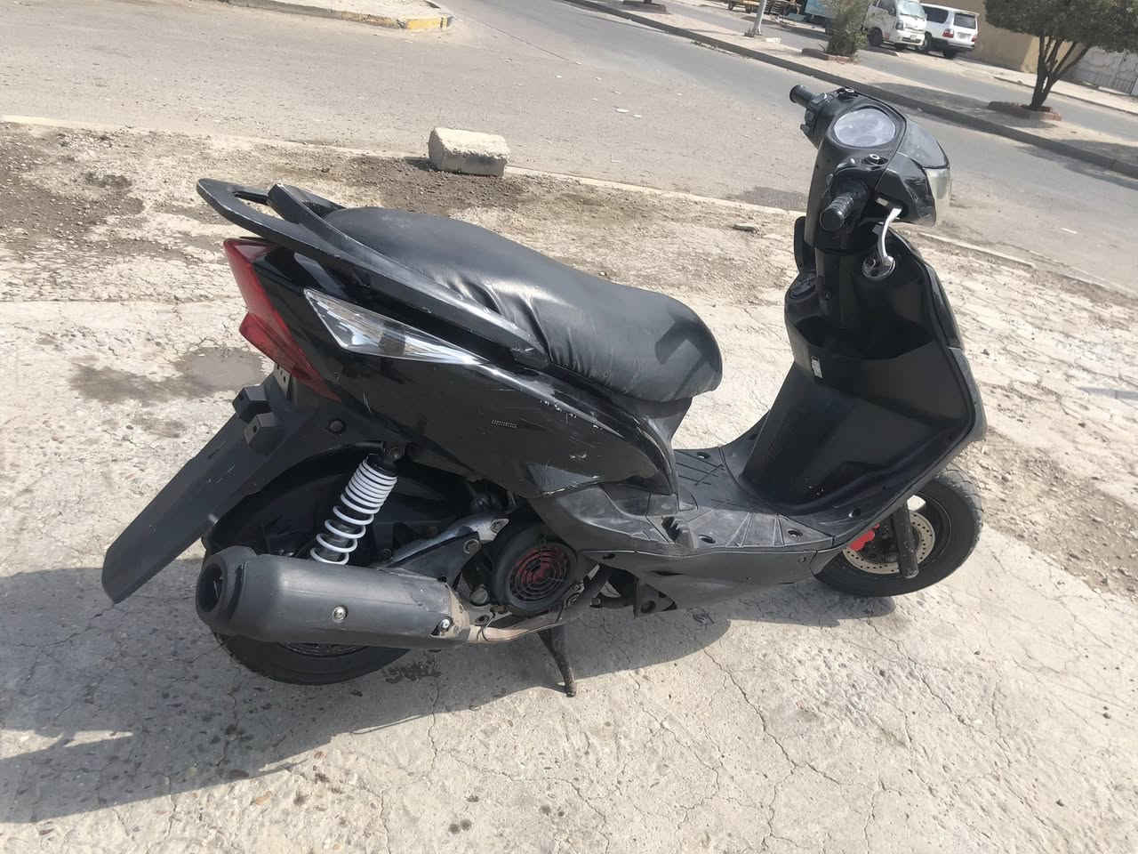 السلام عليكم دراجة للبيع ماكس ثعلب 140  كابريتر بلادية مكينه ناعمة مامفتوحة شلعة ومعدل كهربائيات شغالة كلهن السعر( 475) وبيها مجال مكاني غزالية  (***********)
