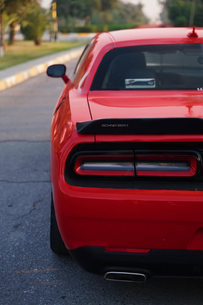 ⁨ ⁨ ⁨ ⁨ ⁨ ⁨ Dodge Challenger GT 2021
دوج جالنجر جي تي بلاس اعلى مواصفات فول 1/1
الموديل : 2021 
العداد 74 الف 
عدد الاحصنه 300Hp ستوك 
المحرك : V6 / 3600 cc
الكير : اوتماتيك 8 نمر 
الون :  احمر طماطي 
الحالة او نوع الضرر : جاملغ وبنيد بدون دواخل نهائيا 

مكينه كير كاردن اكسل كهربائيات كفاله ☑️
لغود وشواصي بدون دواخل نهائيآٓ كفاله

الـــــمـــواصــفـــــات  والاضافات 

تشغيل عن بعد 
نقطه عمياء و ردار جانبي ردار خلفي 
ترحيب عند الاقتراب 
خزن كشنات وضعيتين حفظ
شاشة كبيرة
هيتر بلمري 
بصمه
فتحة سقف 
ويل 20 
 تحكمات ستيرن 
كاميرا دوارة 
حساسات خلفيه بلاد
شفتات ستيرن
كشنات كهربائي
كشنات حضن 
كشنات وجلد 
قطعتين تبريد امامي خلفي 
سستم صوت البين
وبعد بيه مواصفات هواي بلاس الاخير .. 

الاضافات 

برمجه اون لاين وكاله يم مصطفى ايكل ع 
الداينو وتحديثات الوكاله كامله مكملة يمه
سستم كاربون فايبر كامل لل داخل 
دركة استيرن كاربون فايبر اصلي 1800$ طلب خاص من امريكا 

عليه ادامه كامله فيت بام وبلكات وصدر امامي وخلفي وتخم وتايرات جدد 800$ تو ساير جديد وباتري كامله وعليه بوليش ونانو سيراميك 

السعر : 185 ورقه وبيه مجال للشراي بسيط 💵💸
الموقع : بغداد  قرب سوق حي الجهاد
للتواصل الواتساب : ***********

رابط الواتساب المباشر لصاحب سياره👇🏻 💯✅
⁨ ⁨ ⁨ ⁨ ⁨ ‏https://wa.me/9647817635777⁩⁩⁩⁩⁩⁩
