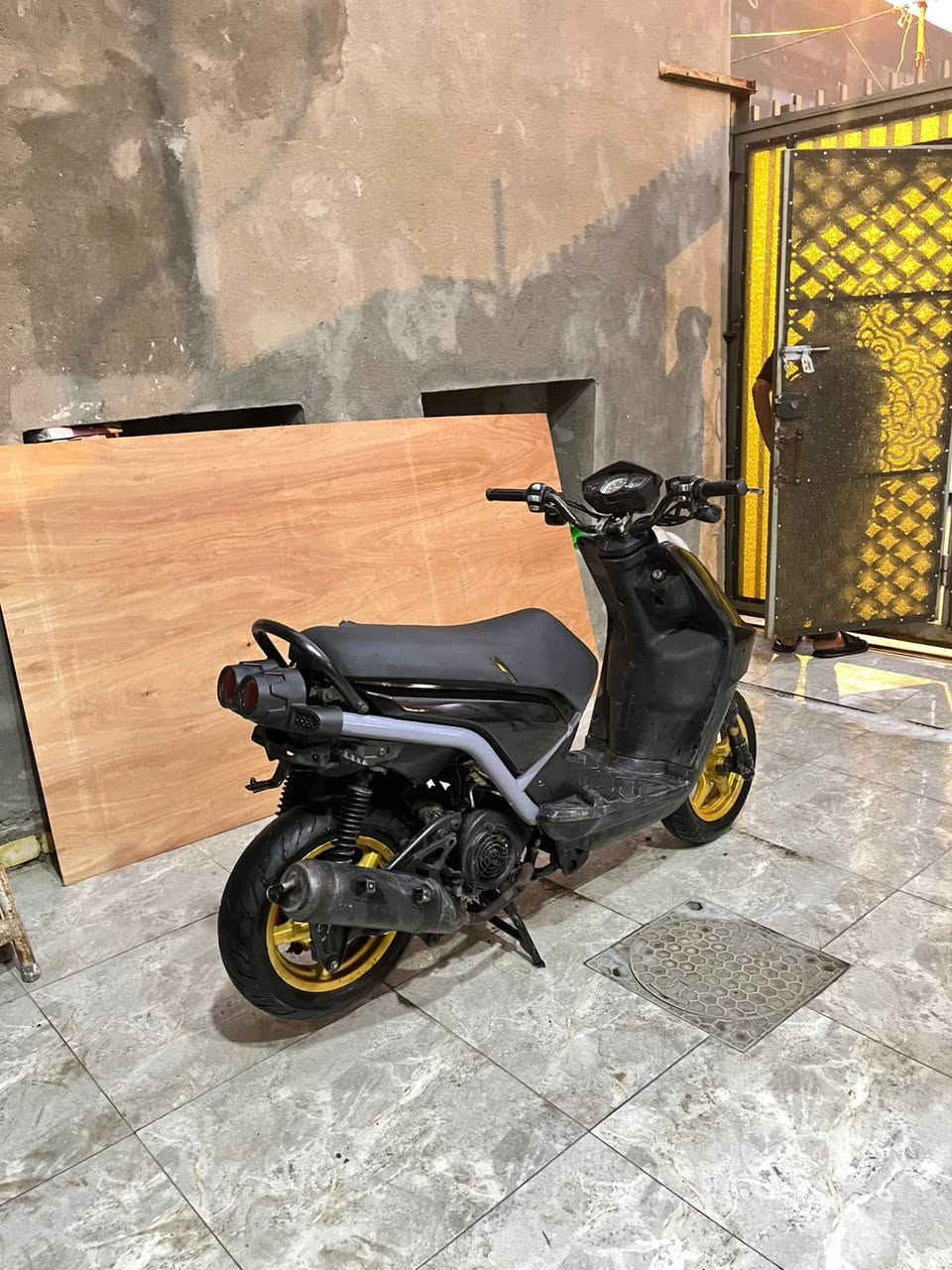 السلام عليكم للبيع أو مراوس حسب القناعة جبلي نوزل ياباني نضيفة مكينة مفتوحة ولفات مكينة ناعمة ماتنسمع بيها نقوصات قليلة شلعة معدل تخبل كفرات جدد ويالة تايرات كهربائيات كلهة شغالة وكاملة نكرة سلف بانزين كلة محسن لا تبخير لا نضوح مكاني البصرة المعقل السعر 850 وبيهة مجال للشراي رقمي ***********
