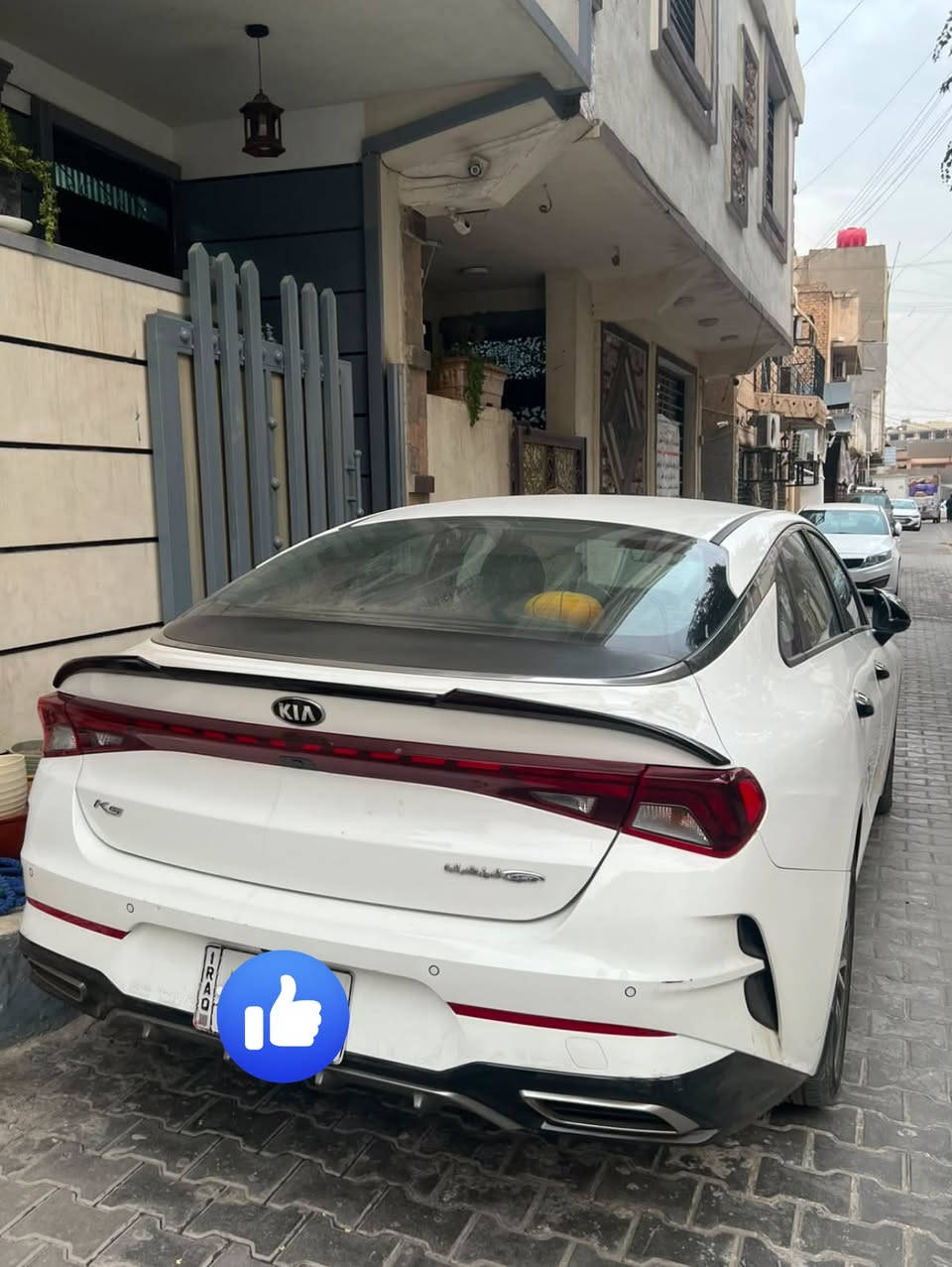 السلام عليكم كيا k5 خليجي ماشيه ٥٥الف كيلو السياره نضيفه بيها بارد بالباب مال سايق مواصفاتها حساسات اماميه خلفيه المري شفط تبريد قطعتين تحكمات ستيرن موداات قياده محركها ٢٠٠٠دوش  المرغوب باسمي السياره السعر ١٨٠وبي مجال قليل الرقم ***********بي واتساب
