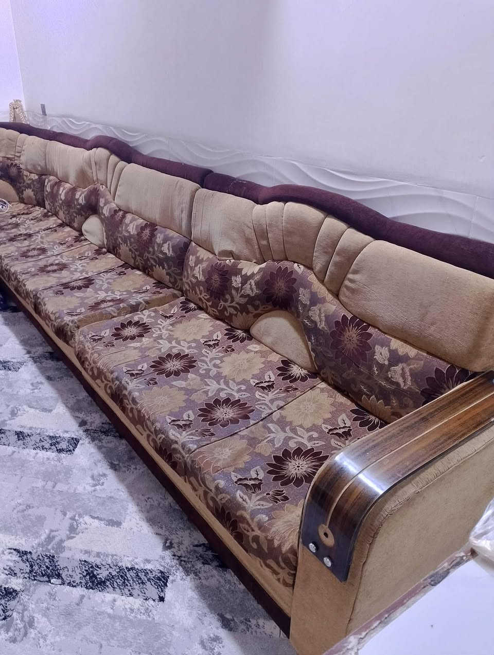 السلام عليكم ديوان للبيع السعر 150للاستفسار ***********
