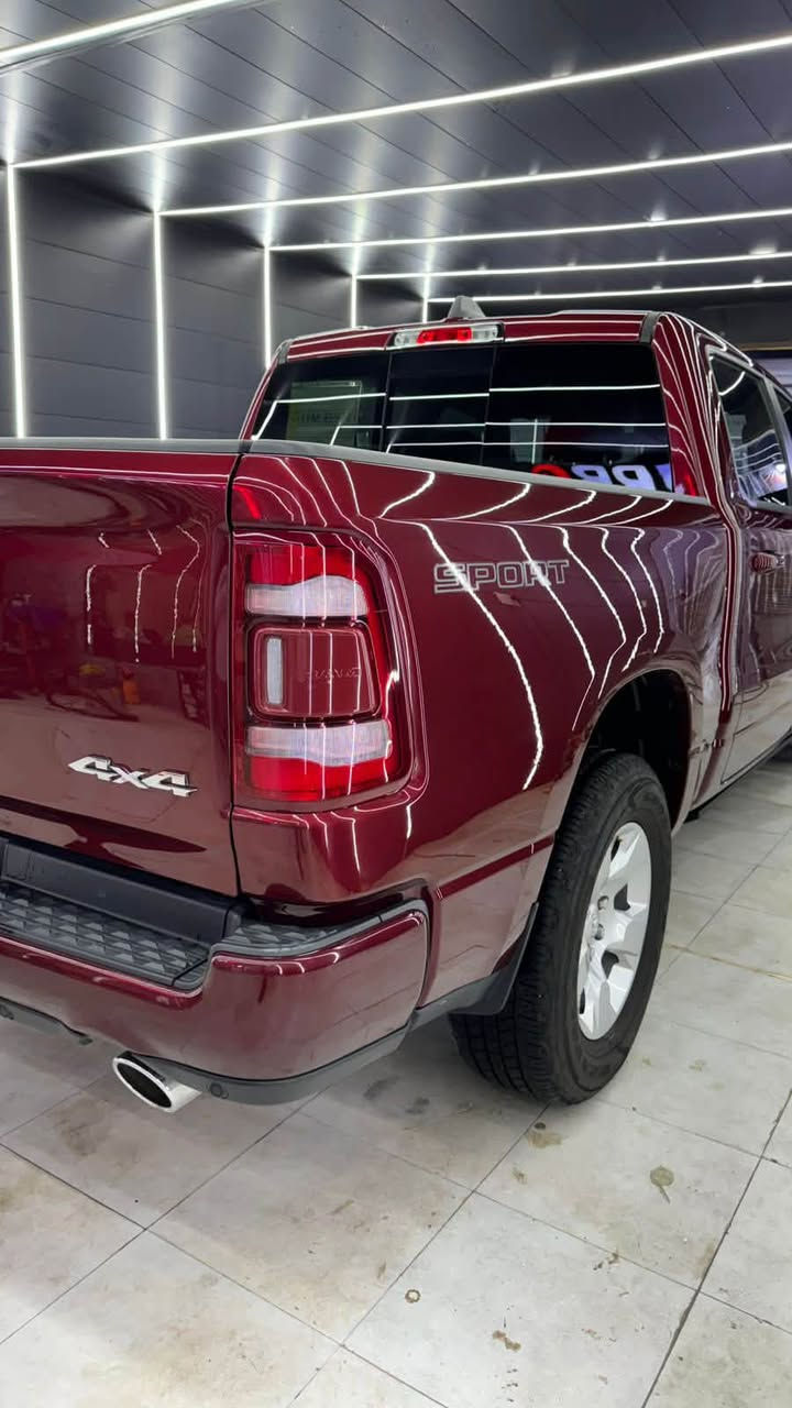 🔥 RAM Laramie 2023 🔥

✅ محرك V8 سعة 5700
✅ eTorque اقتصادي بالقوة والصرفية
✅ باب طويل / بدي قصير
✅ بانوراما
✅ شاشة Tesla كبيرة
✅ دوسة كهربائية
✅ مرايا كهربائية
✅ ماشية 24,000 Mile فقط
✅ رقم بغداد الجديد

🇺🇸 وارد أمريكي، السيارة مستوردة على يدي شخصياً.

🔹 الحادث دعامية فقط
🔹 البونيد مبدل ومصبوغ
🔹 بدون أي ضرر بالشاصي أو اللغد

سيارة مرتبة ونظيفة وجاهزة للاستخدام.

📍 بغداد – الكاظمية

للاستفسار والمشاهدة التواصل على الخاص أو الاتصال ***********
